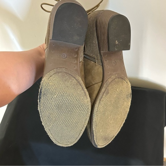 Natural Reflections Tan Boots with Lace Up Back Sz 10 - Picture 4 of 9